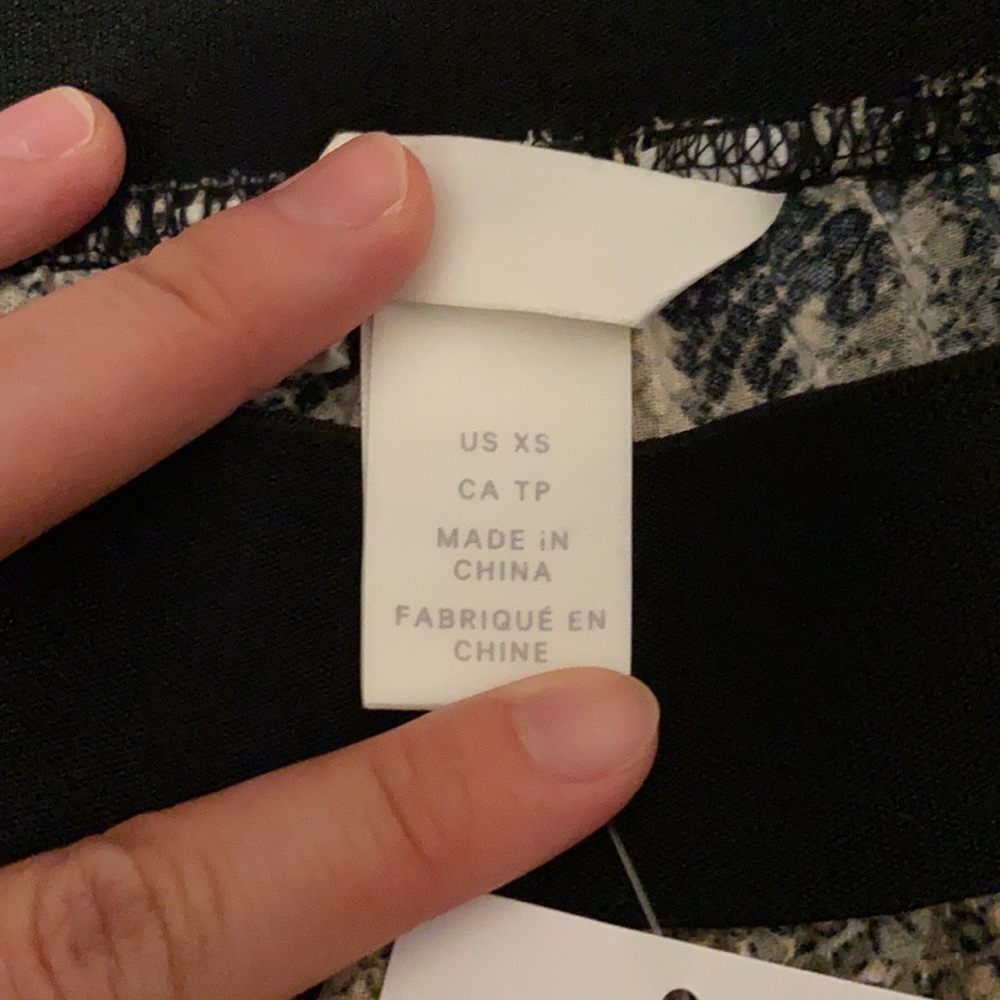 Brand new with tag - H&M pleated midi skirt in xs - Picture 6 of 7